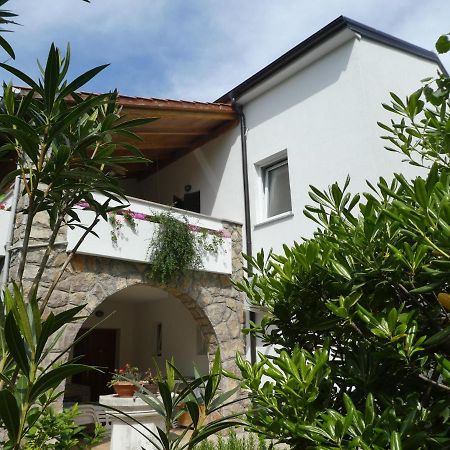 Apartments Milenka Punat Exterior photo