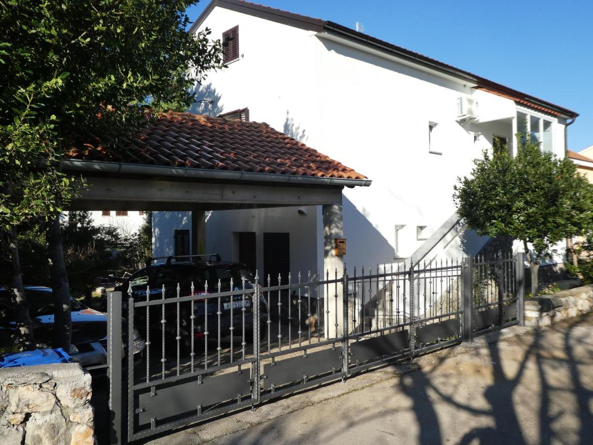 Apartments Milenka Punat Exterior photo