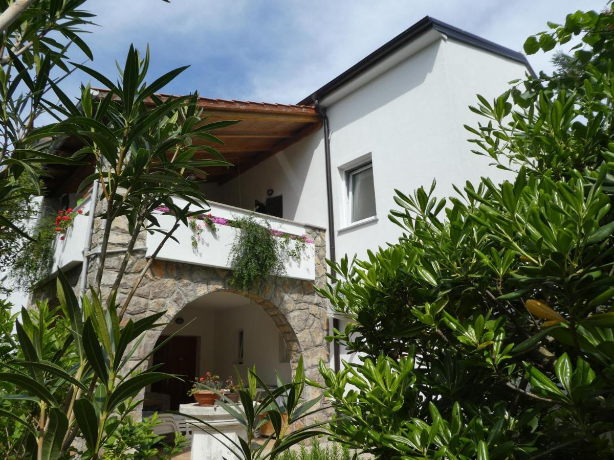 Apartments Milenka Punat Exterior photo